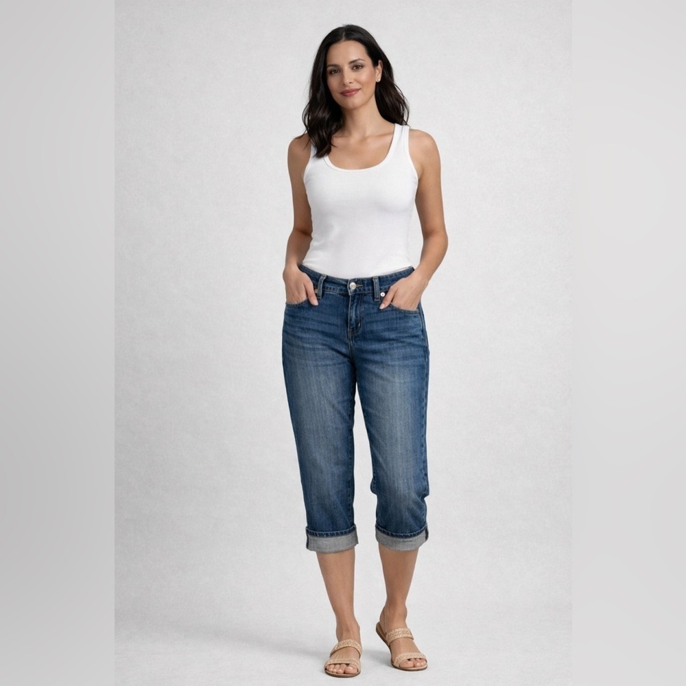 Levi’s 515 Capri Jeans Women’s Blue Denim Mid Rise Cuffed size 4